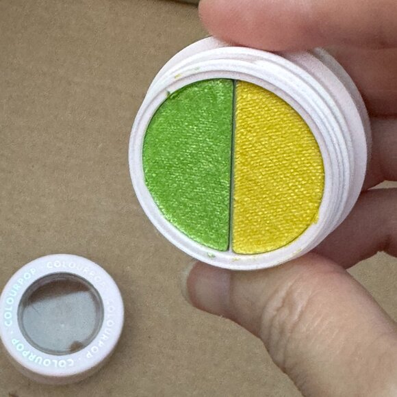 Colourpop Cosmetics Supershock shadow in a Split Pan shade Duo - Picture 4 of 11